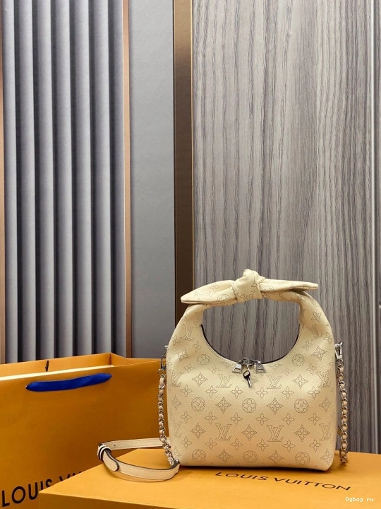 LOUIS WHY PM KNOT VUITTON 0812